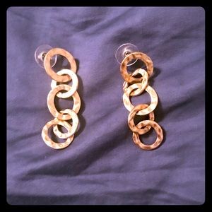 Gold earings